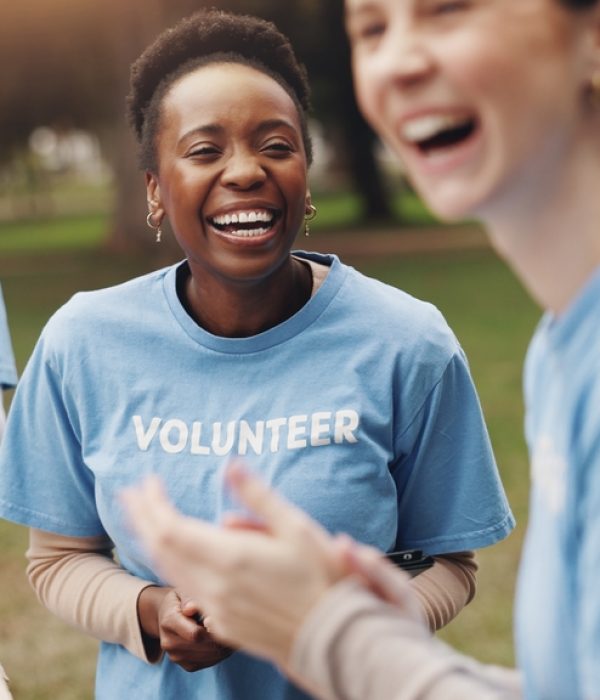 Applause,,Volunteer,And,Happy,People,In,Park,For,Charity,Event,
